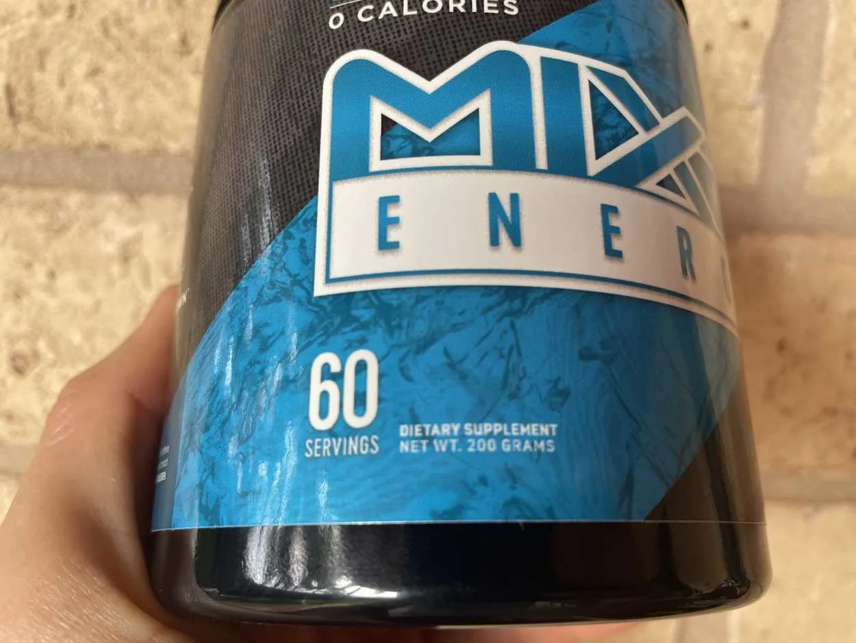 "60 servings per container" written on Mixt energy drink container
