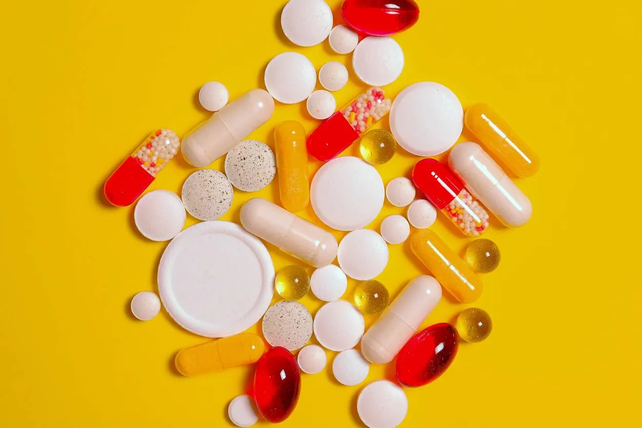 Image of pills of multivitamins.